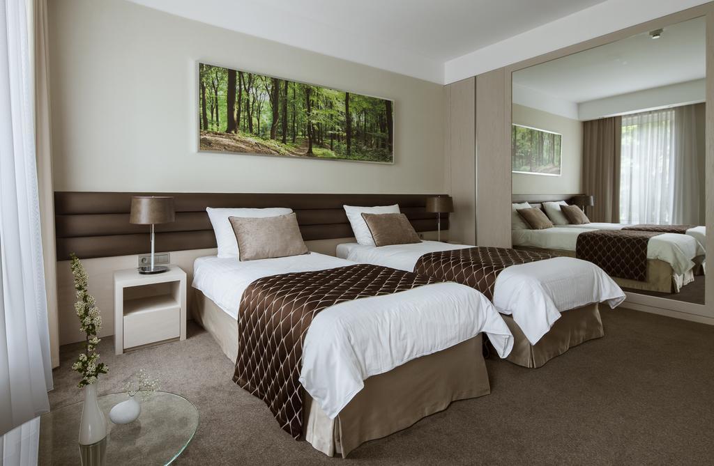 Hotel Narvil Conference & Spa سيروتك الغرفة الصورة